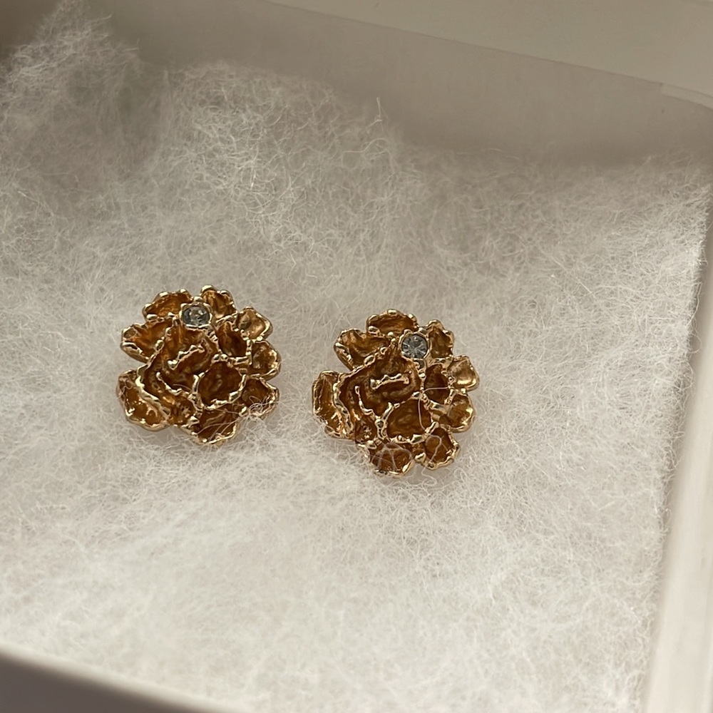 Motif vintage Gold flower earrings rhinestone